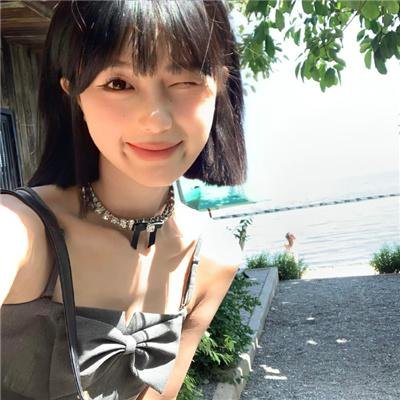 雷娜·贝克的故事