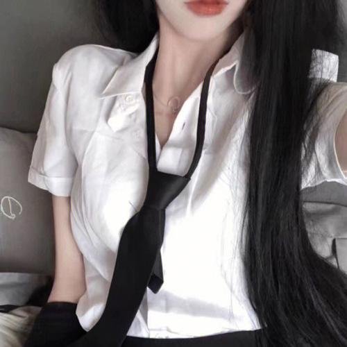 沼泽深处的女孩